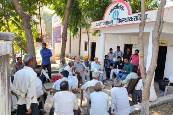 ग्राम पंचायत अभियान के तहत दीपक सिंह गुर्जर ने की चौपाल चर्चा